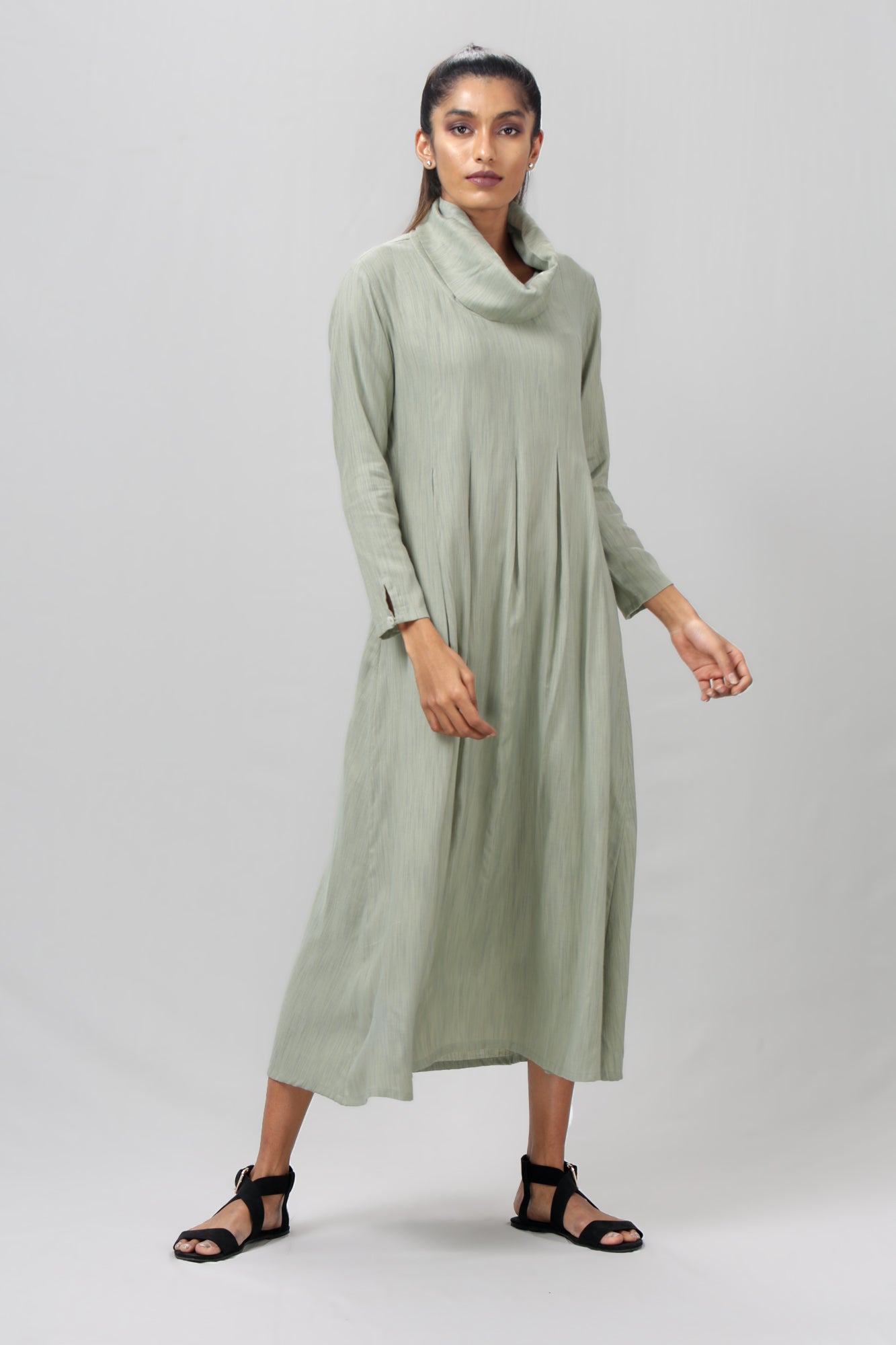 Green Full Sleeve Cowl Neck Pleated Long Dress - WomanLikeU