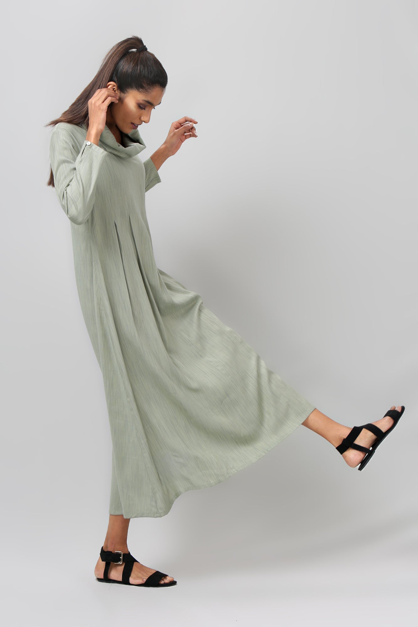 Green Full Sleeve Cowl Neck Pleated Long Dress - WomanLikeU