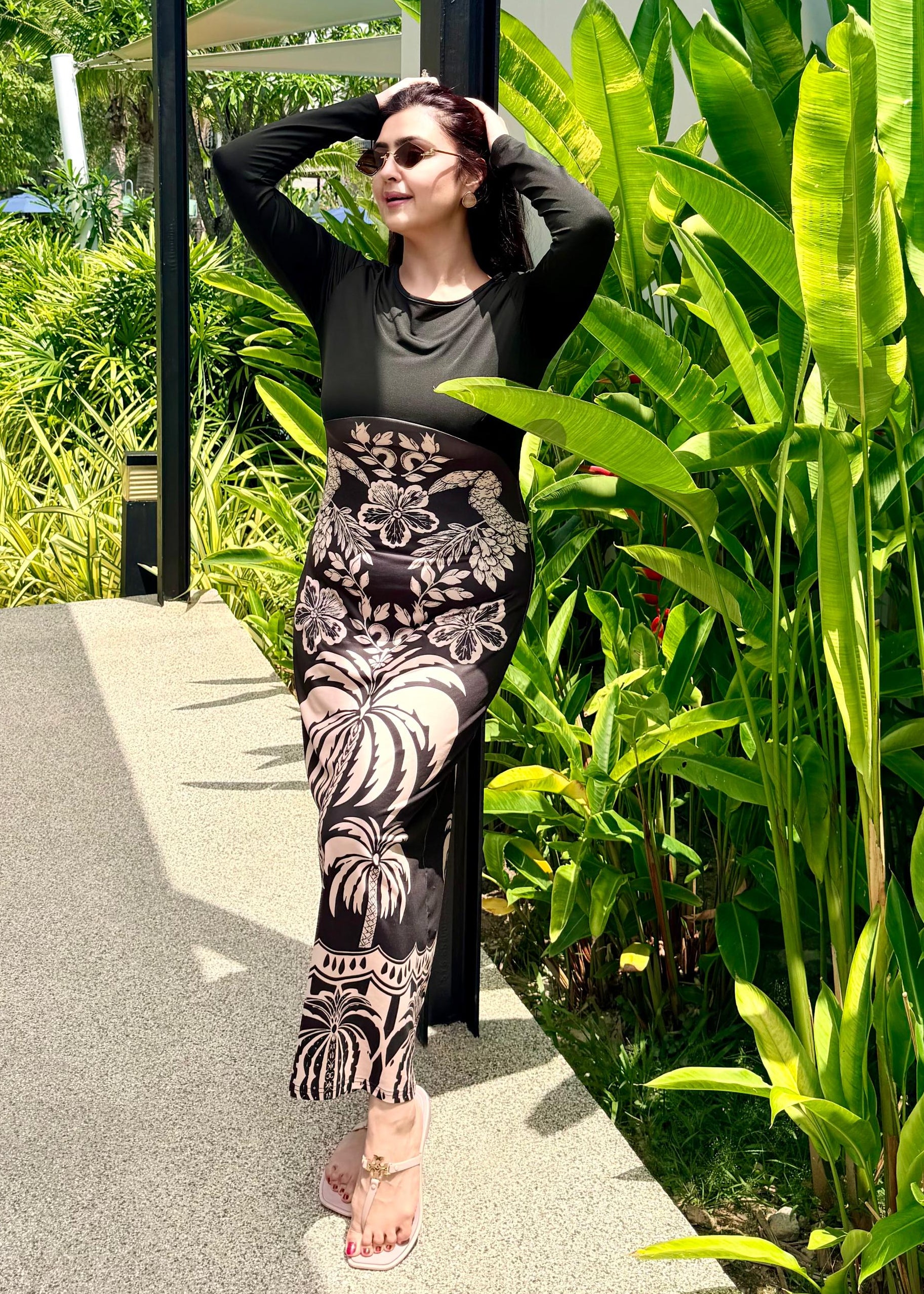 Black Full Sleeve Stretchable Maxi Dress – WomanLikeU