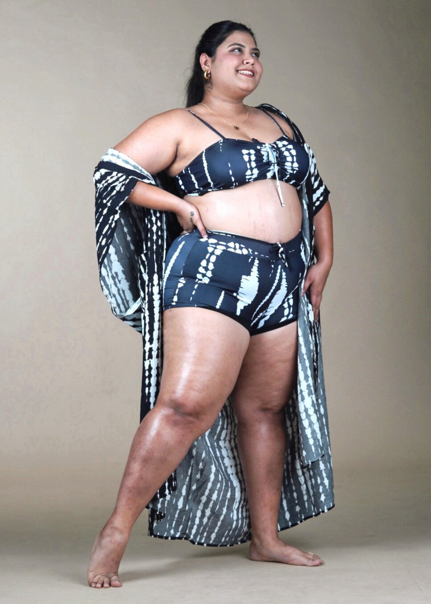 Black swimwear set with coverup - WomanLikeU