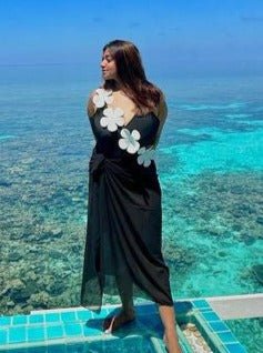 Waves by Shrijal- From the Moon - WomanLikeU